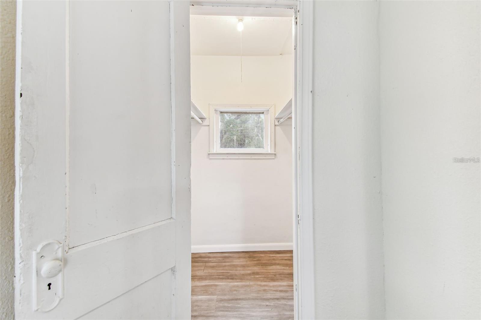 RENWICK ERLE SUB 2 - Residential Lease