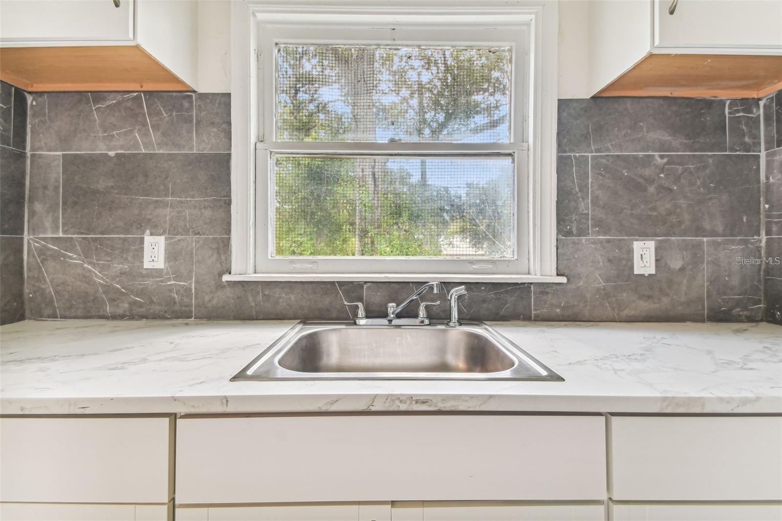 RENWICK ERLE SUB 2 - Residential Lease
