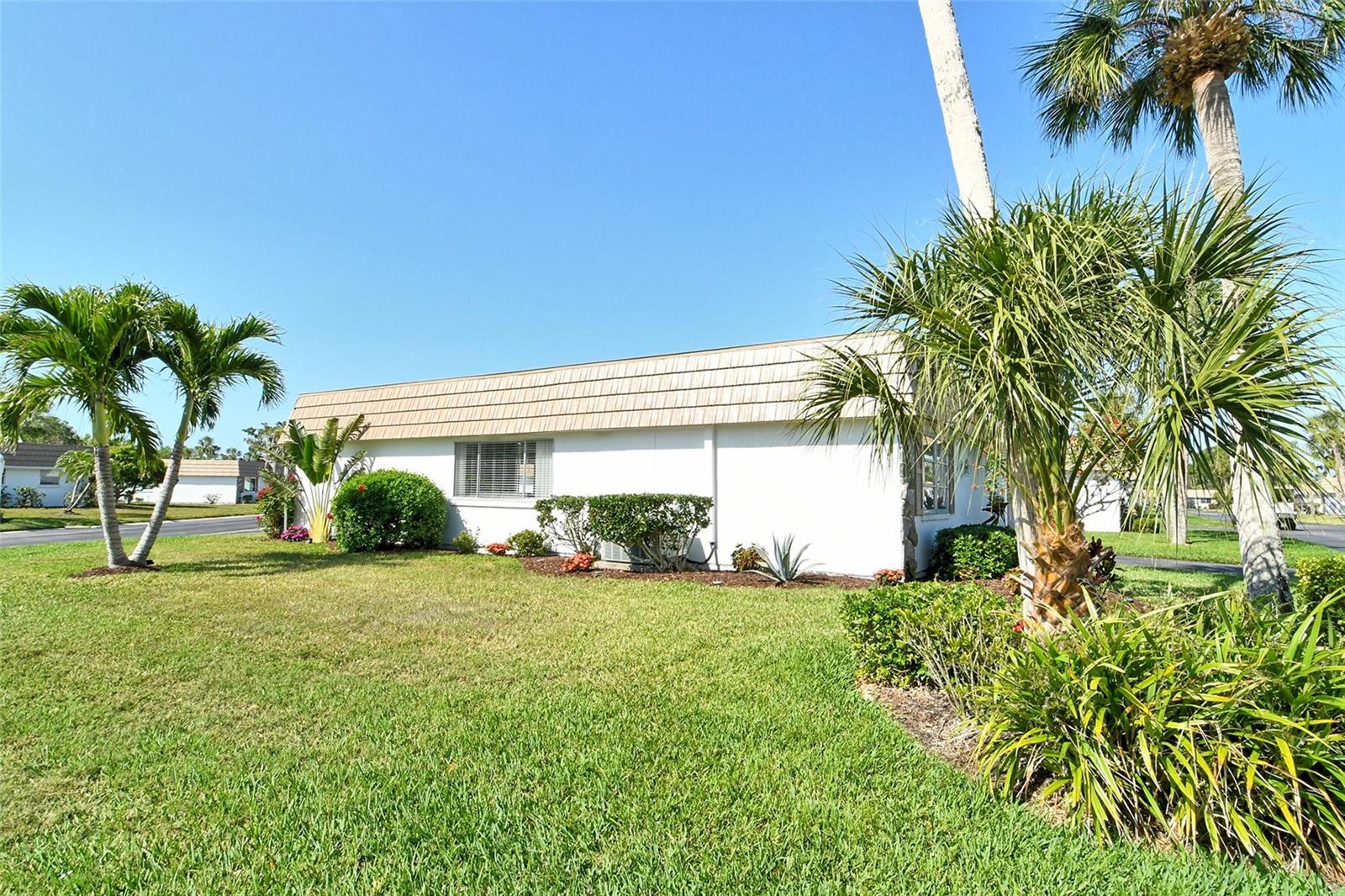 STRATHMORE RIVERSIDE VILLAS0 - Residential