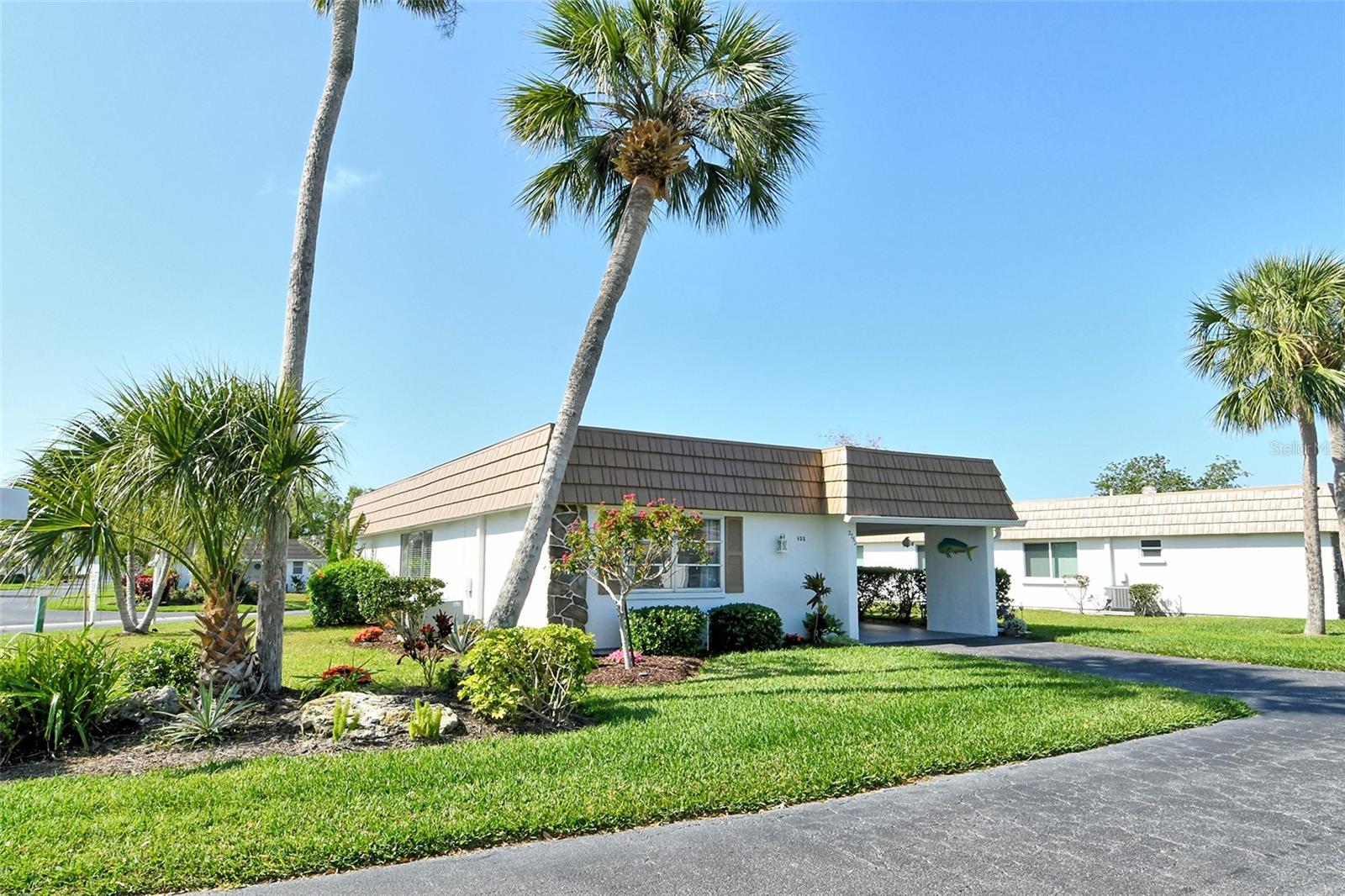 NO NEED TO LOOK ANY FURTHER - Welcome to your new home! This beautiful, updated 2 bedrooms, 2 bath - FREE STANDING VILLA has been updated to today's standards with a keen focus on every detail. Luxury vinyl floors throughout, beautiful kitchen with soft close wood cabinetry, and lovely Quartz counters, new stainless-steel appliances. Bathrooms have been beautifully renovated. Just bring your furniture and personal items and call it home. Community has wonderful amenities; marina, heated swimming pool, club house, library, fitness room, his and hers sauna and billiard. This very active 55+ community is only minutes away to world famous Siesta Key Beach, 4 miles to downtown. Community has many planned events from Karaoke, card games, shuffleboard competitions, meet and greet gatherings to meet your new neighbors, or dance the night away with all the planned parties. Docks are first come first served, - fee $1344.00/annual, 2 small pets welcomed. Come and enjoy the Sarasota Cultural events: opera, ballet, Broadway shows, concerts, museum. Call to see it today.
All listing information is deemed reliable but not guaranteed and should be independently verified through personal inspection by appropriate professionals. Listing information is provided for customers use, solely to identify potential properties for potential purchase. All other use is strictly prohibited and may violate relevant federal and state law. Information deemed reliable but not guaranteed.