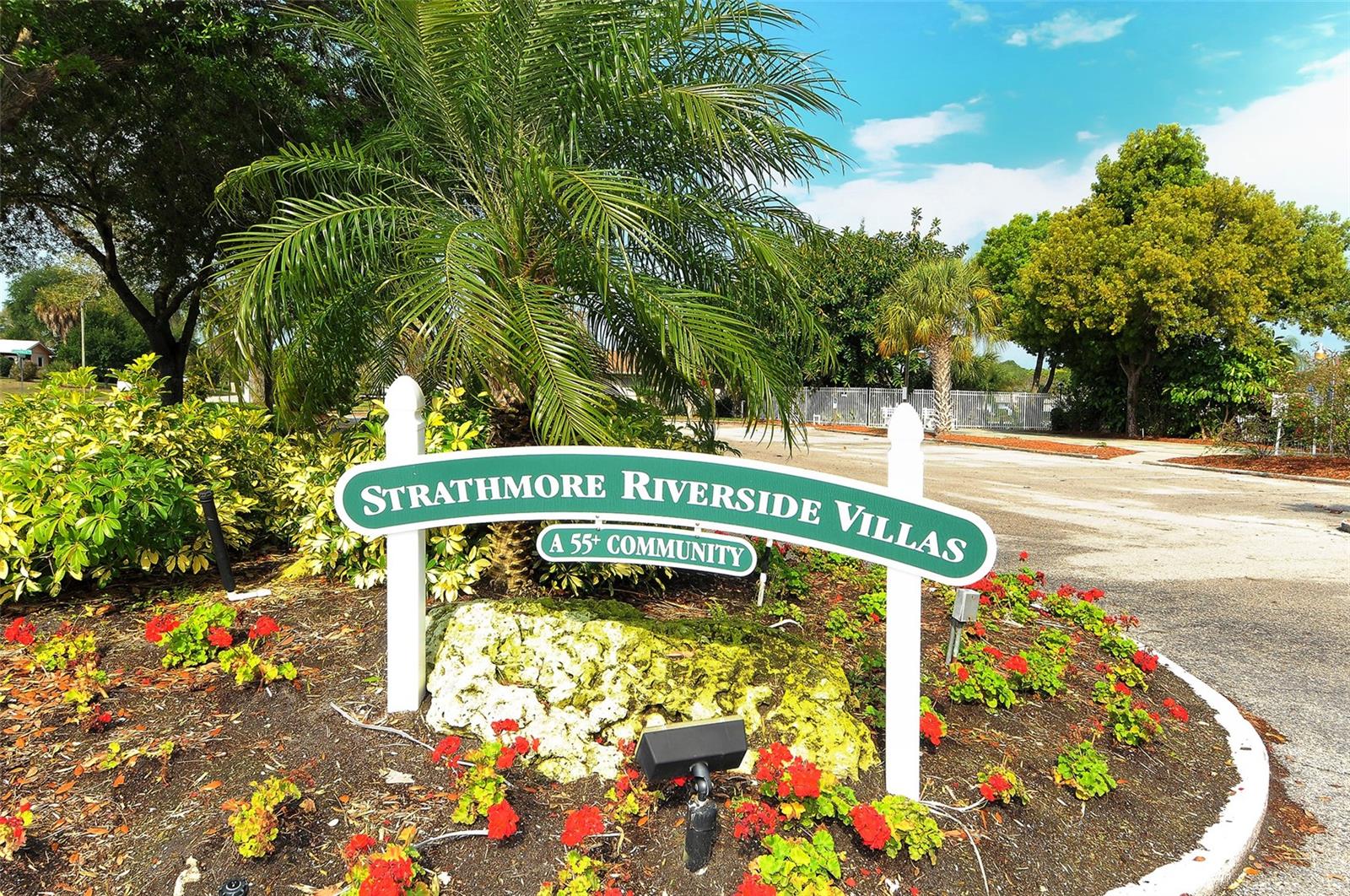 STRATHMORE RIVERSIDE VILLAS0 - Residential