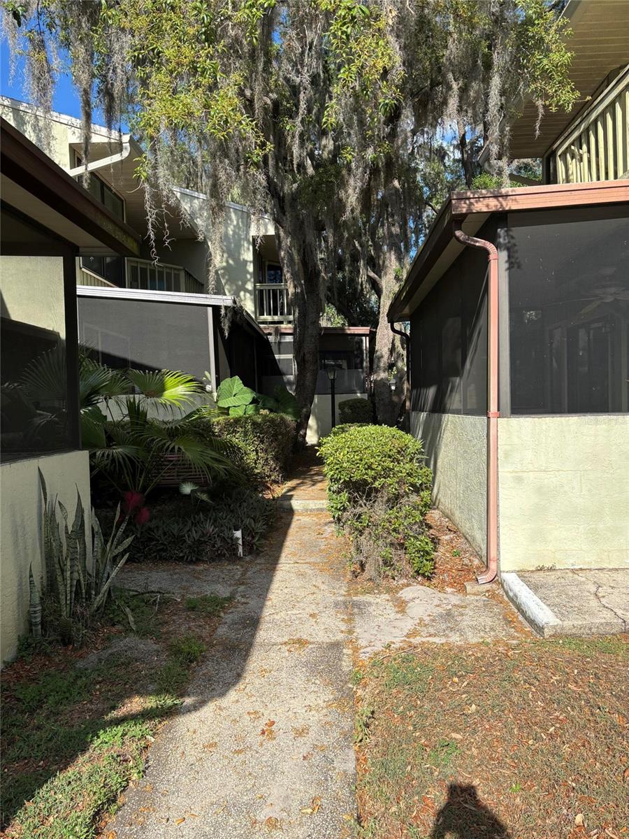 BAY STREET VILLAS - Residential