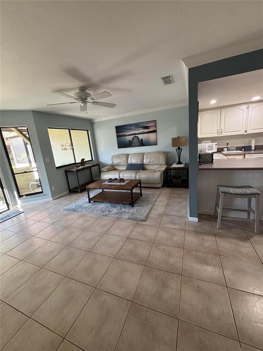 BAY STREET VILLAS - Residential