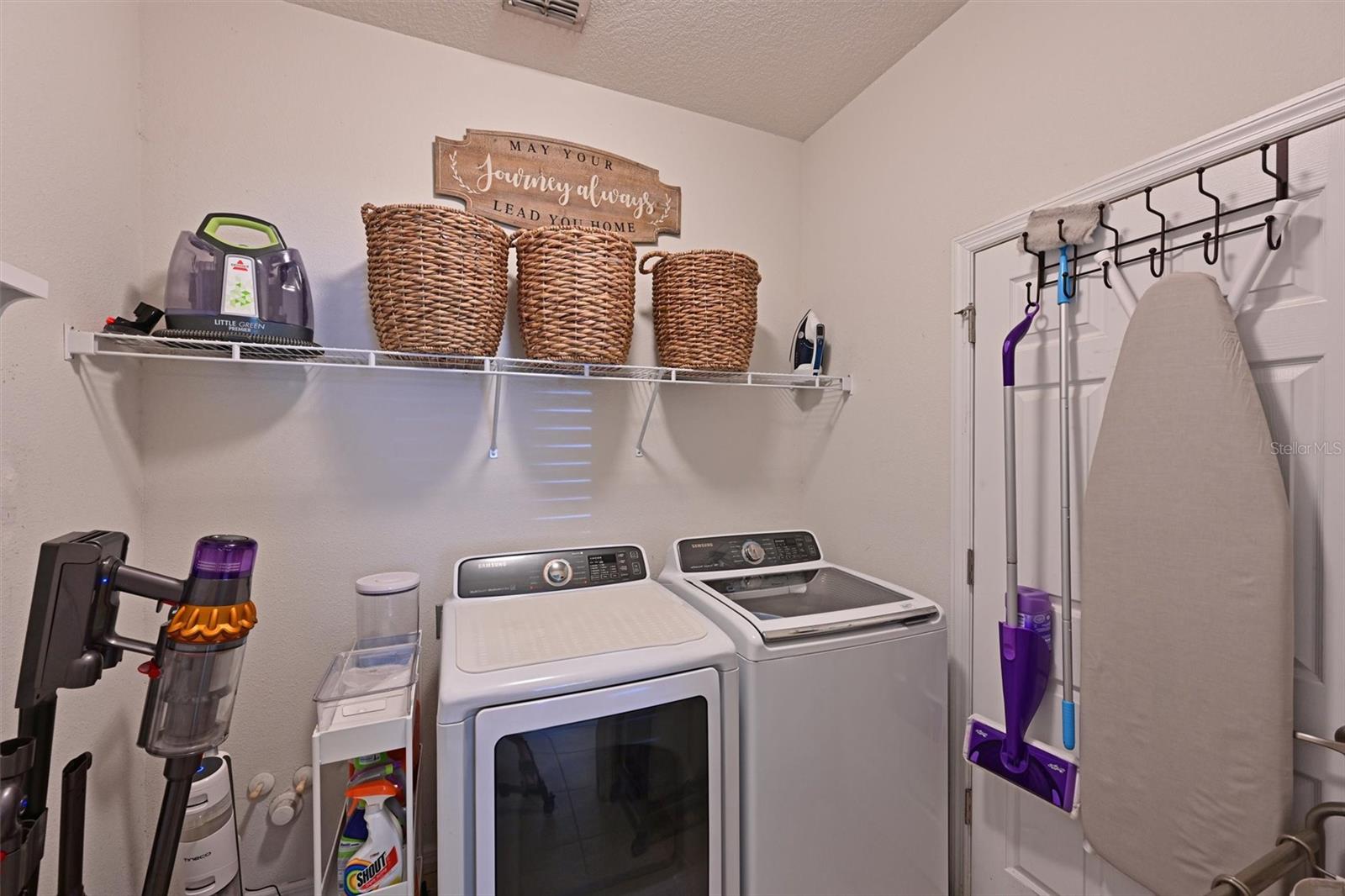 CROSSING CREEK VILLAGE PH I - Residential