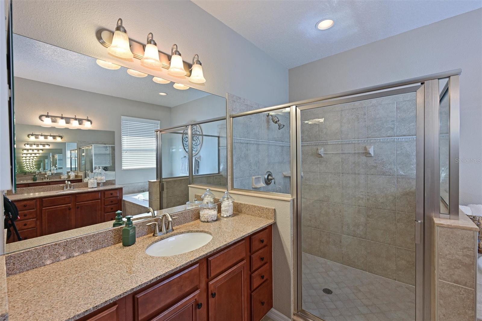 CROSSING CREEK VILLAGE PH I - Residential