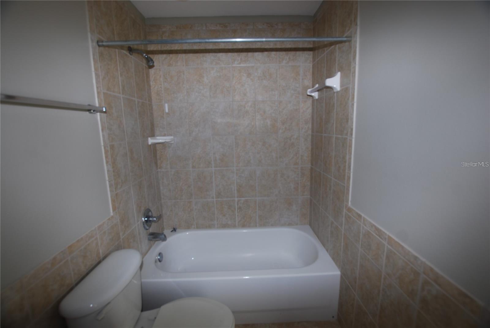 HORNEYS J T ADD 01 - Residential Lease