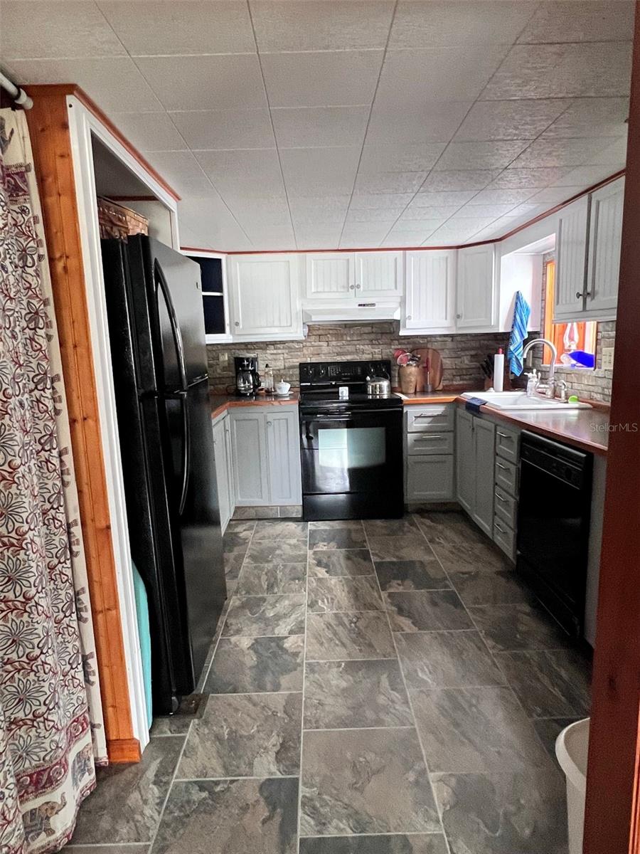 REGENCY COVE A COOPERATIVE - Residential Lease