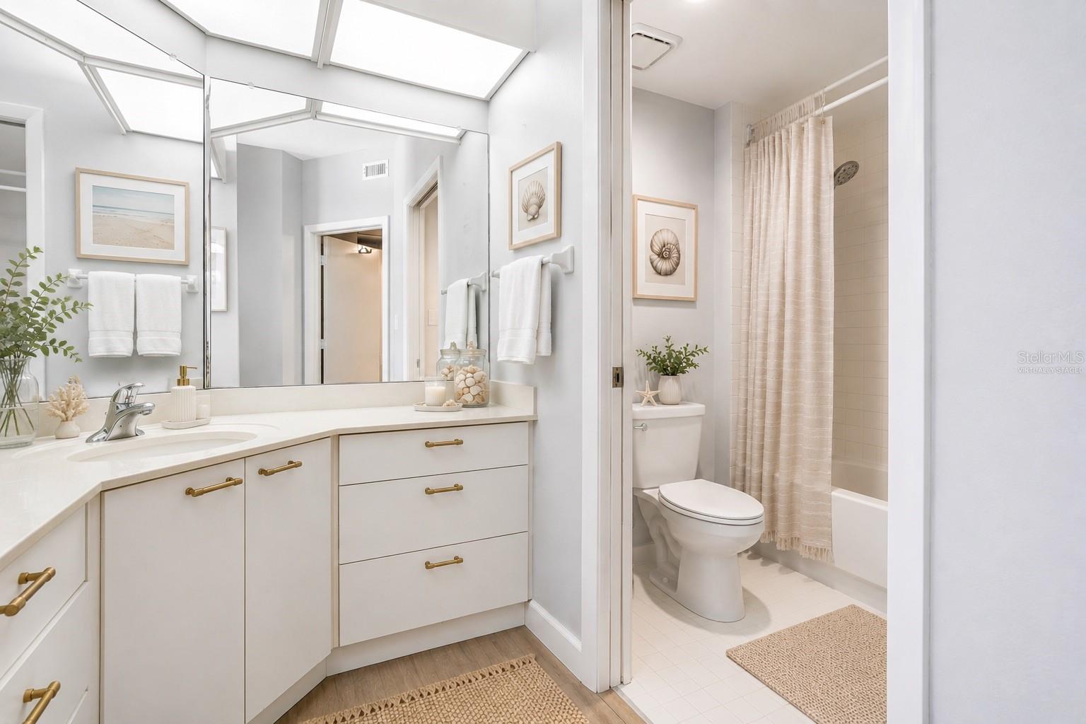 HARBOURSIDE CONDO - Residential