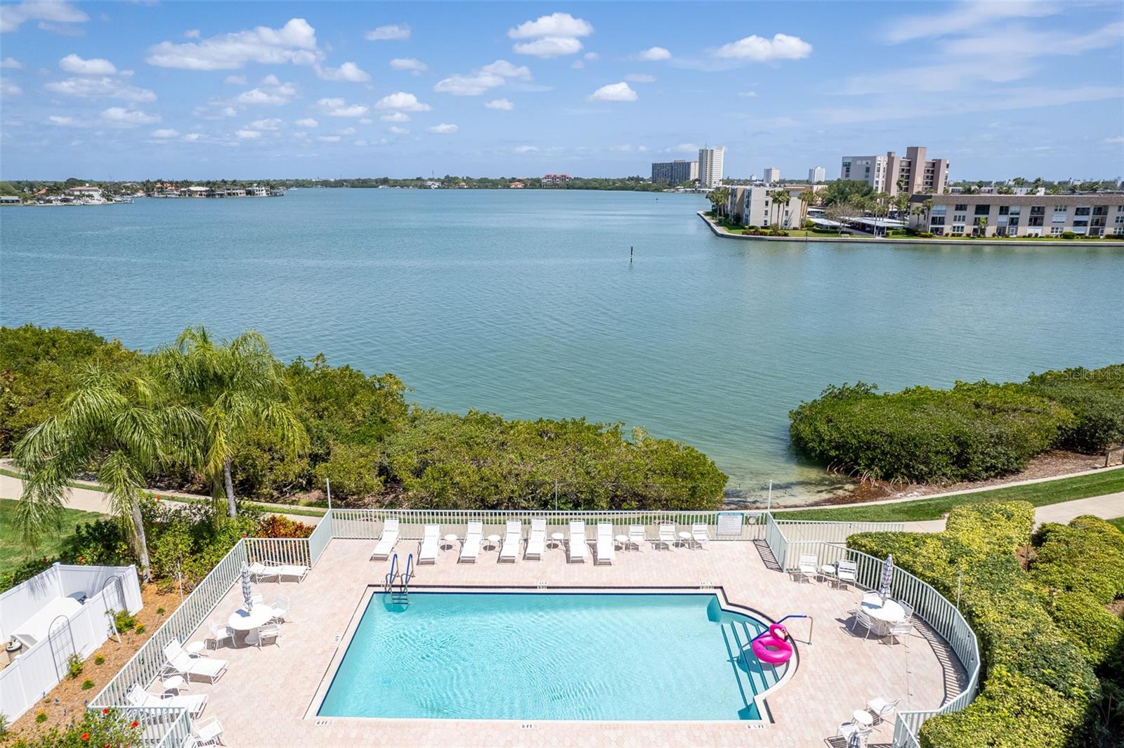 HARBOURSIDE CONDO - Residential