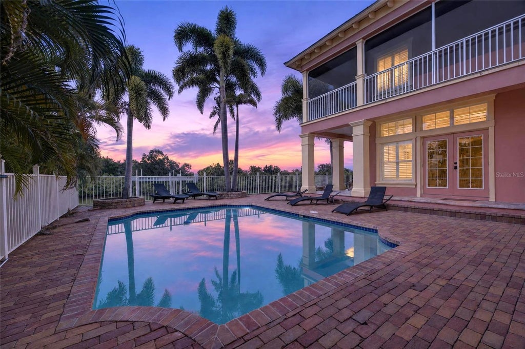 Photo of 825 Islebay Drive, Apollo Beach, FL 33572 (MLS # TB8560854)