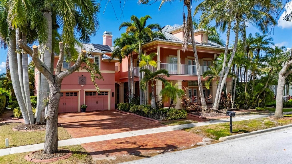 Photo of 825 Islebay Drive, Apollo Beach, FL 33572 (MLS # TB8560854)