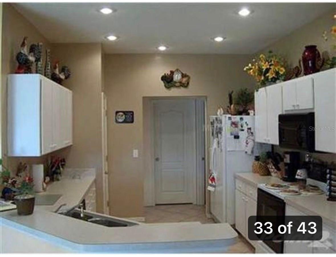 BRENTWOOD HILLS TR C - Commercial Lease