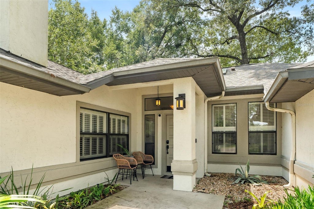 Photo of 908 SW 82nd Terrace, Gainesville, FL 32607 (MLS # GC543113)