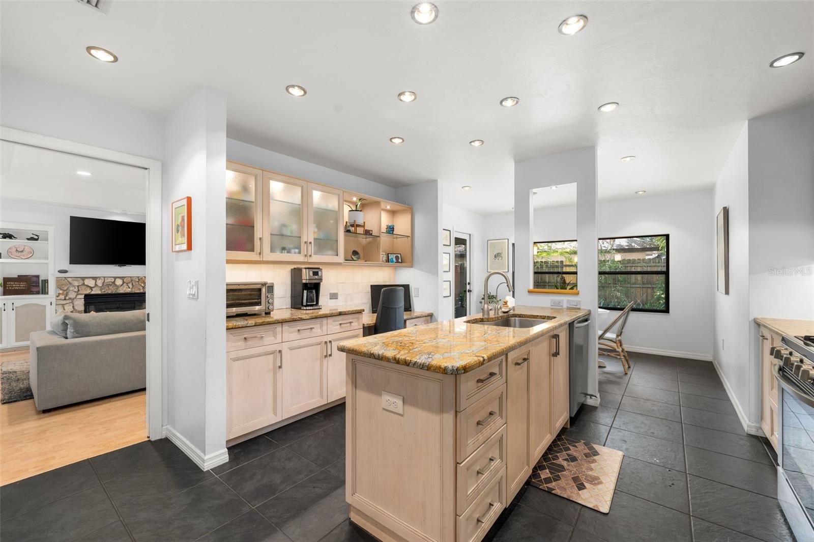 908 SW 82ND TERRACE