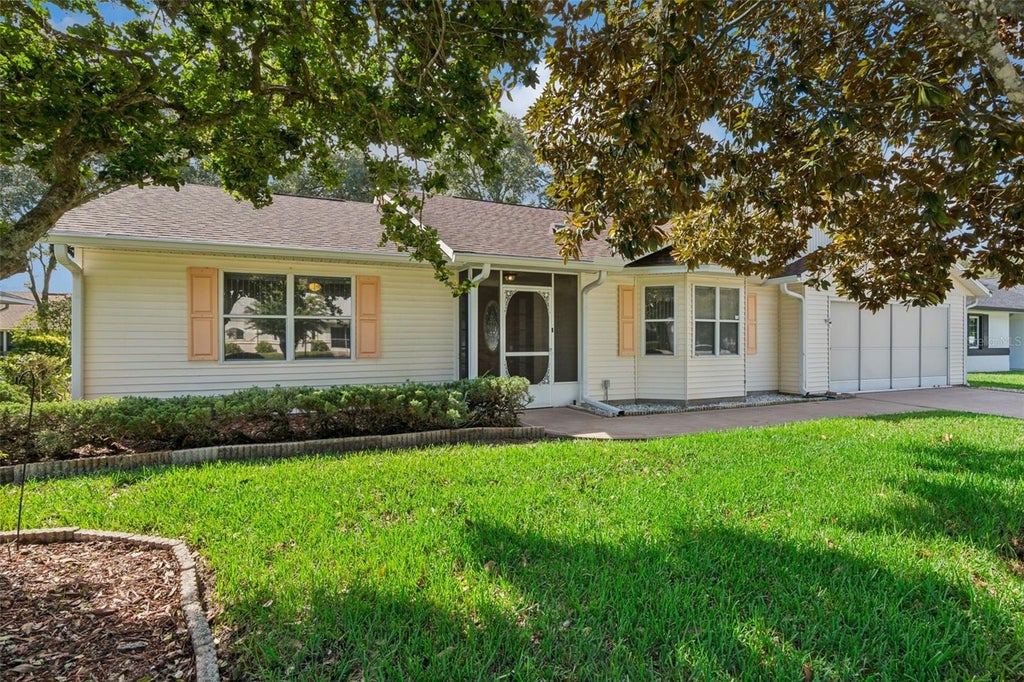 Photo of 26744 Racquet Circle, Leesburg, FL 34748 (MLS # G5116861)