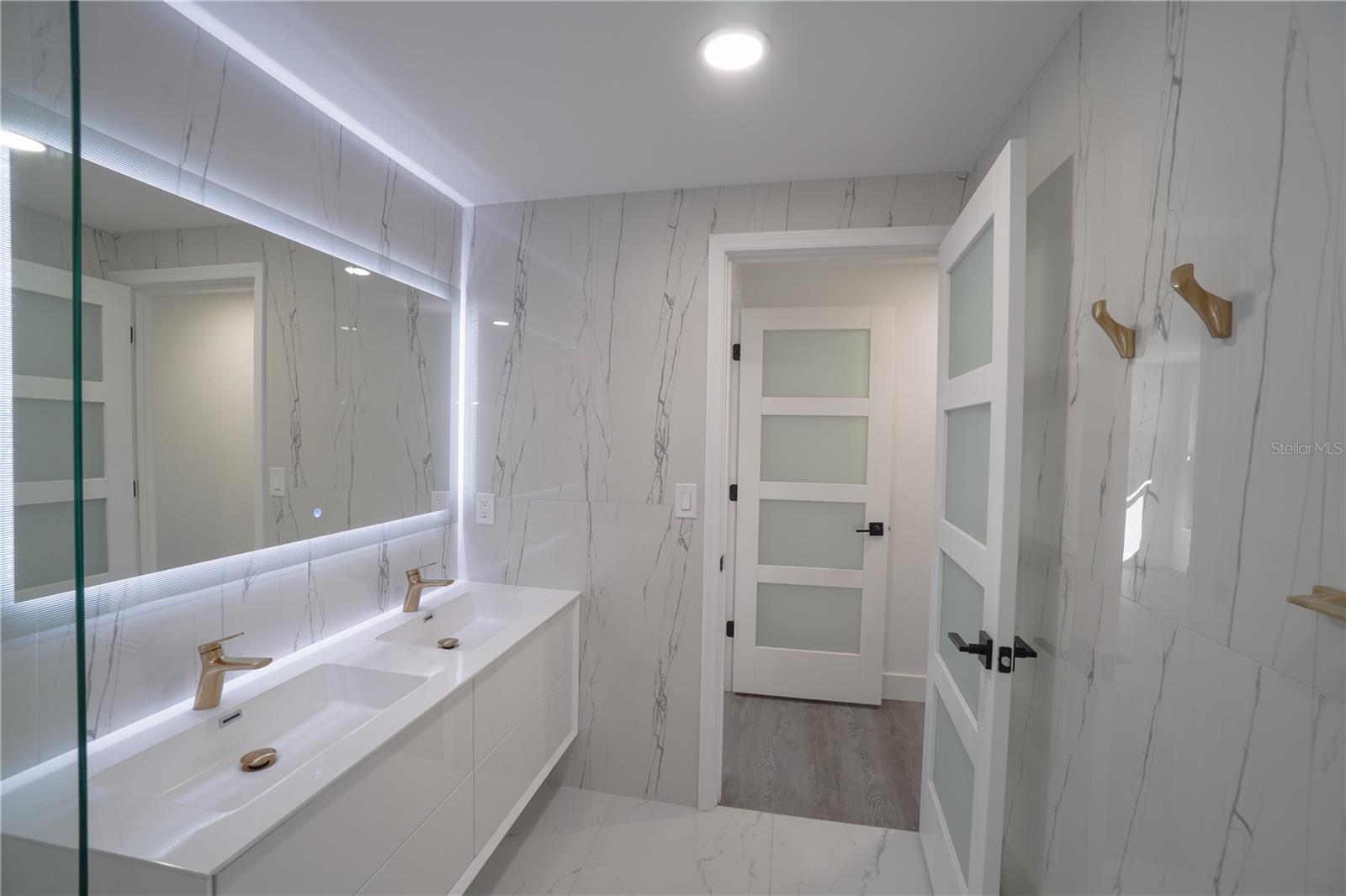 VENICE GARDENS - Residential