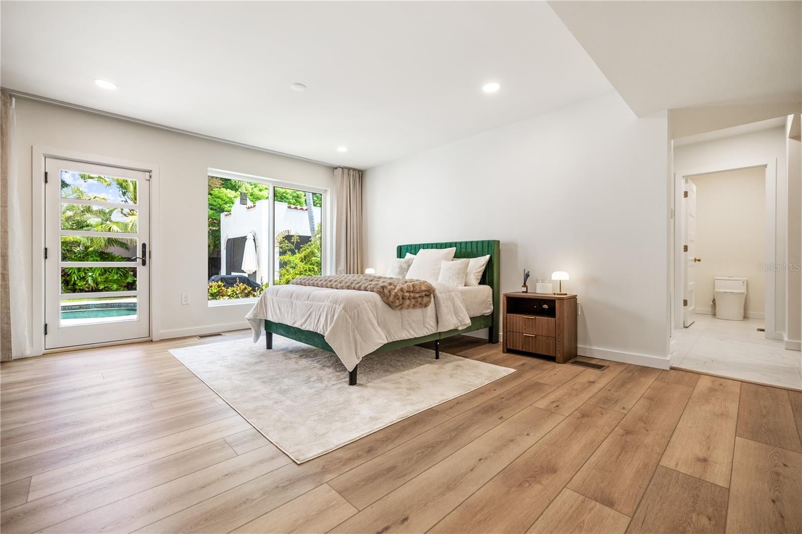 220 14TH AVENUE N