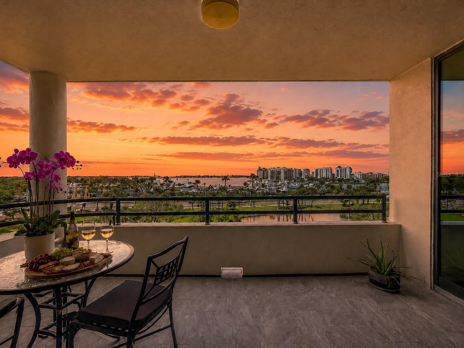 BAY PLAZA - Residential