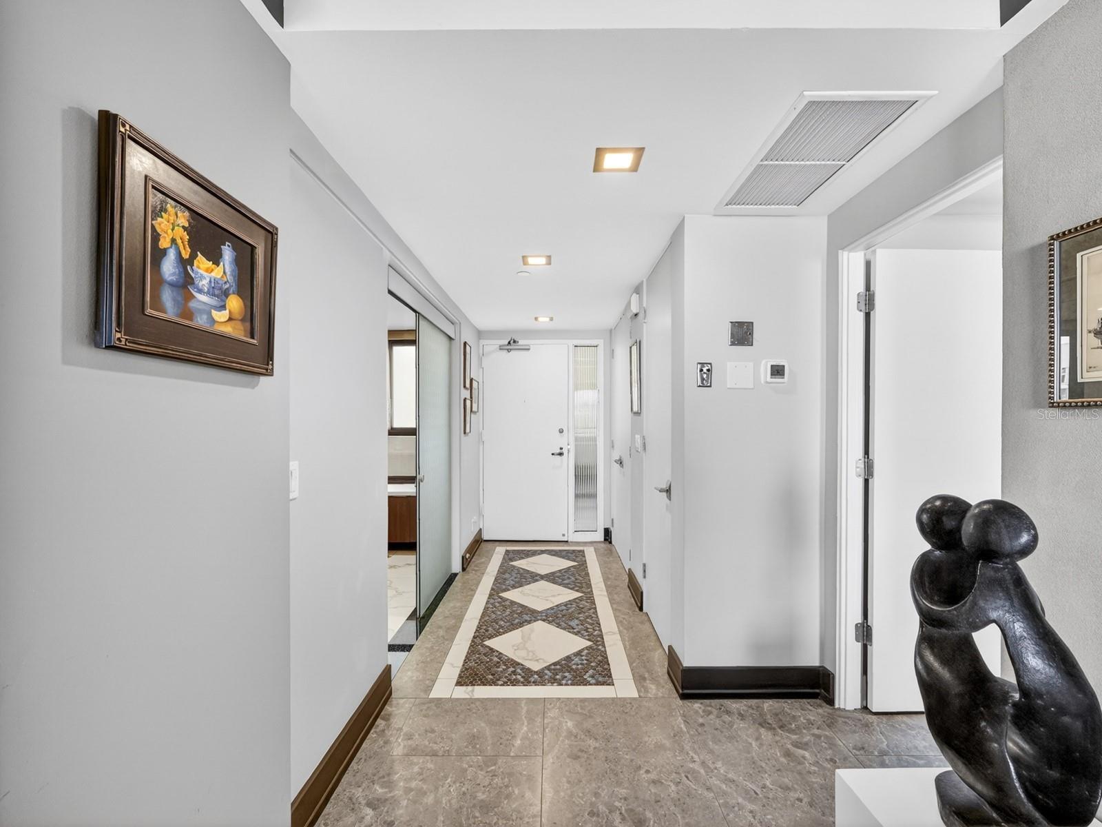 BAY PLAZA - Residential
