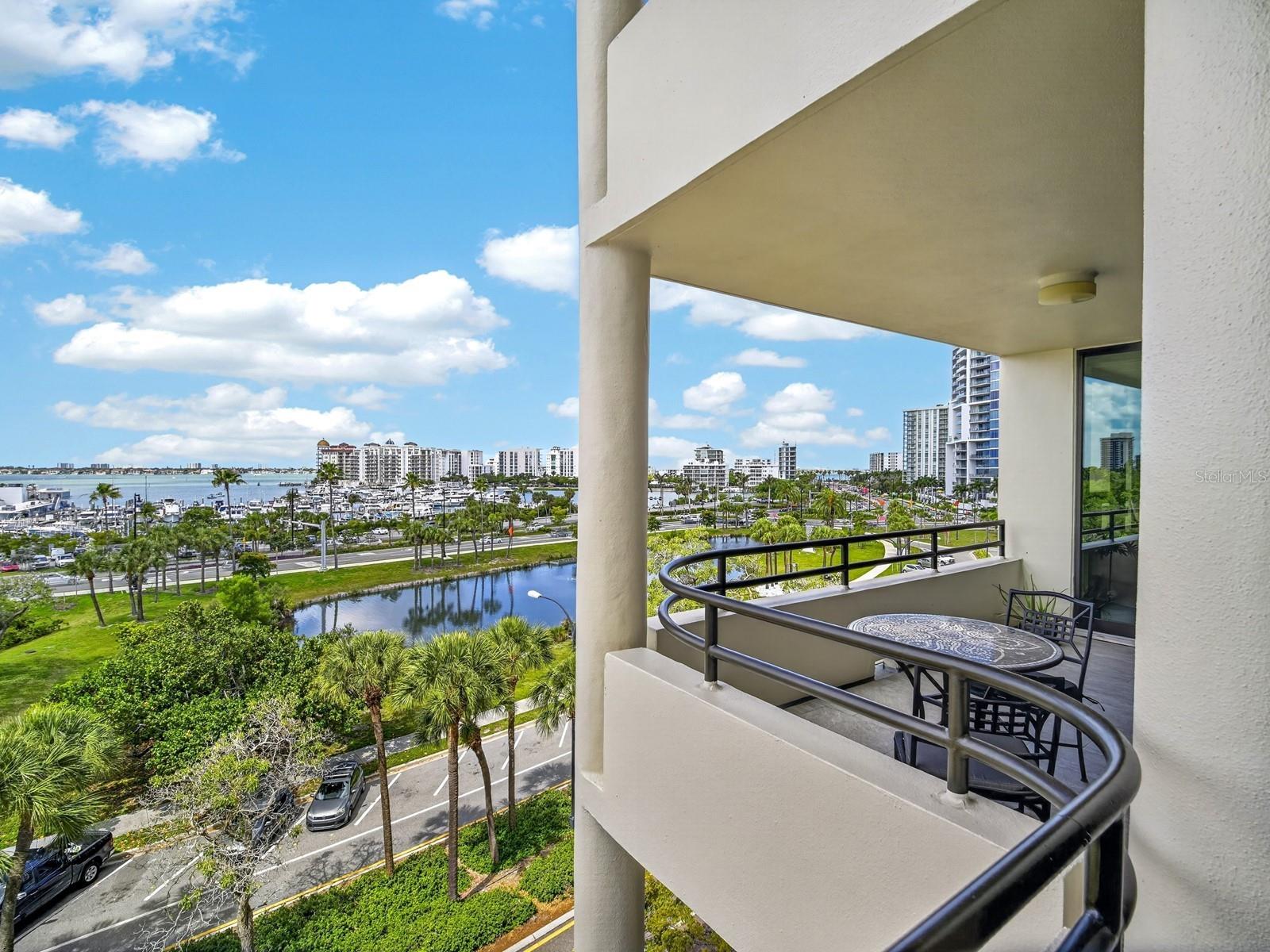 BAY PLAZA - Residential