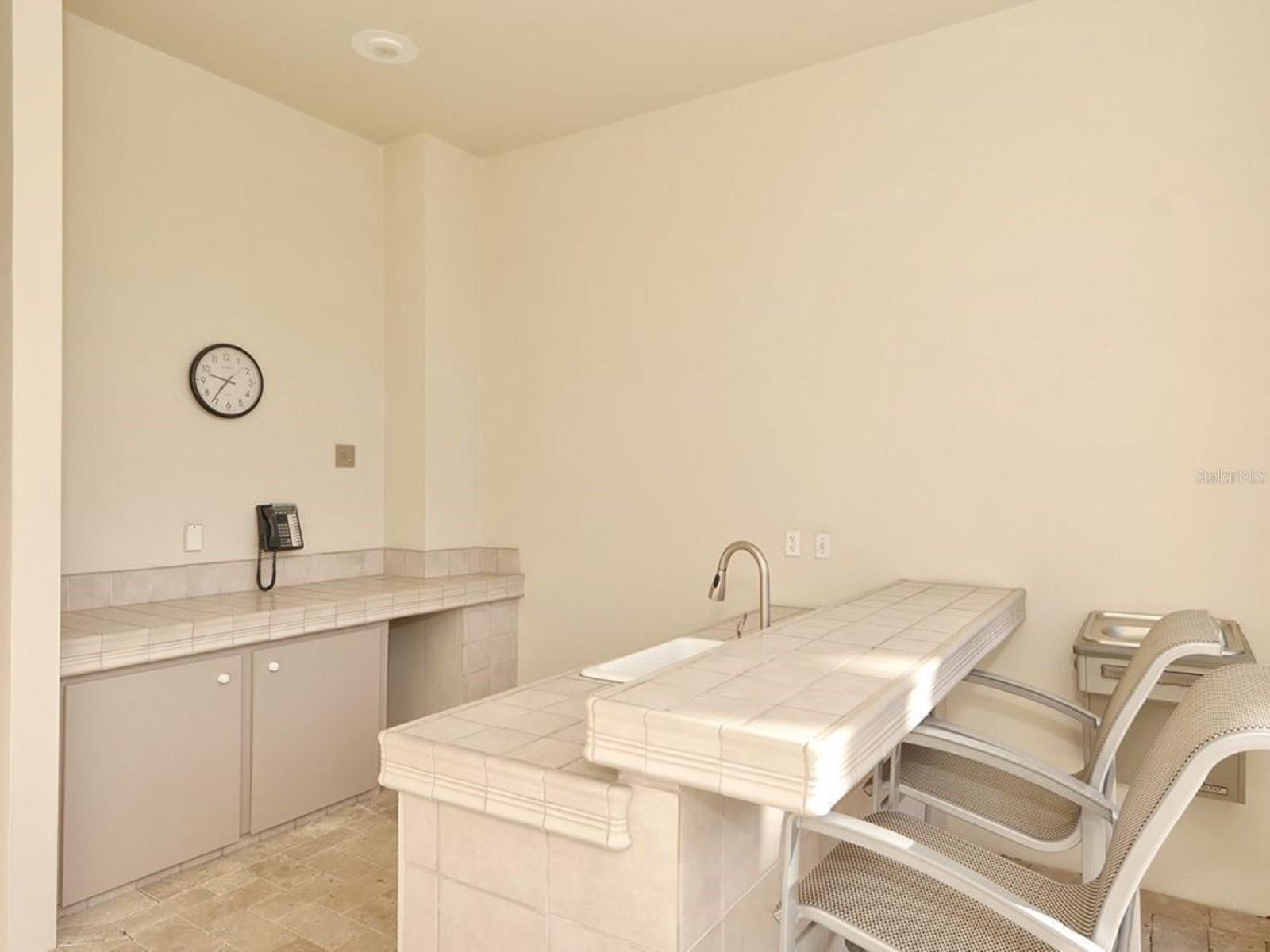BAY PLAZA - Residential