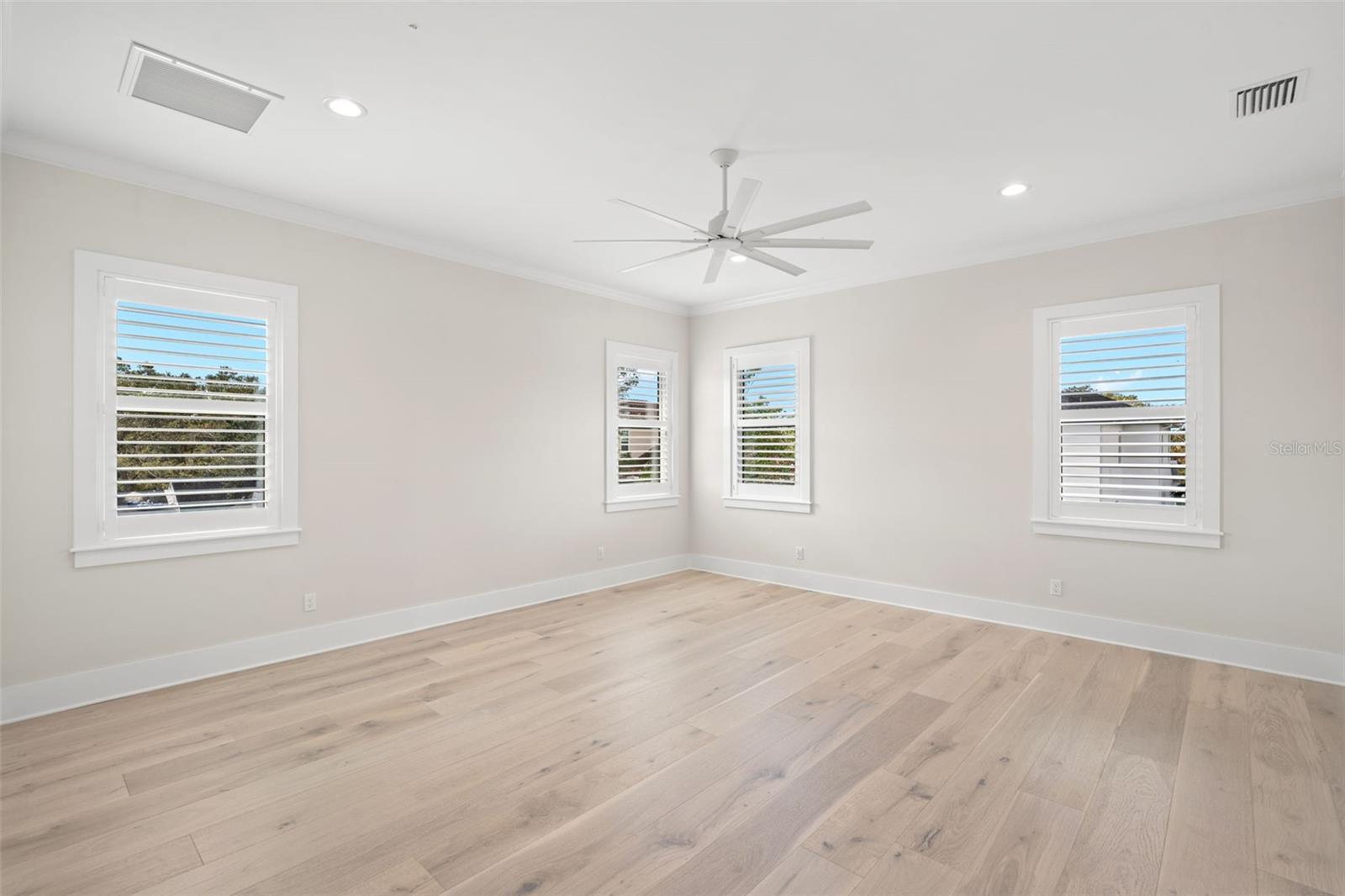 WEST SHORE CREST - Residential