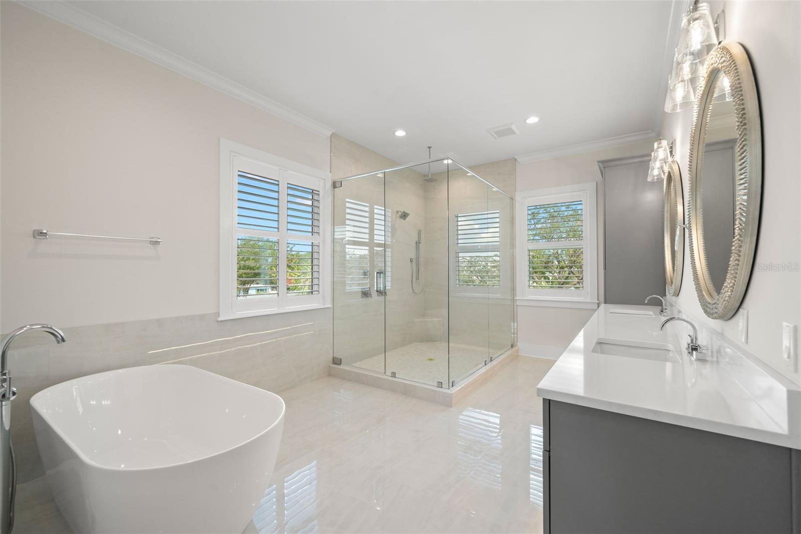 WEST SHORE CREST - Residential