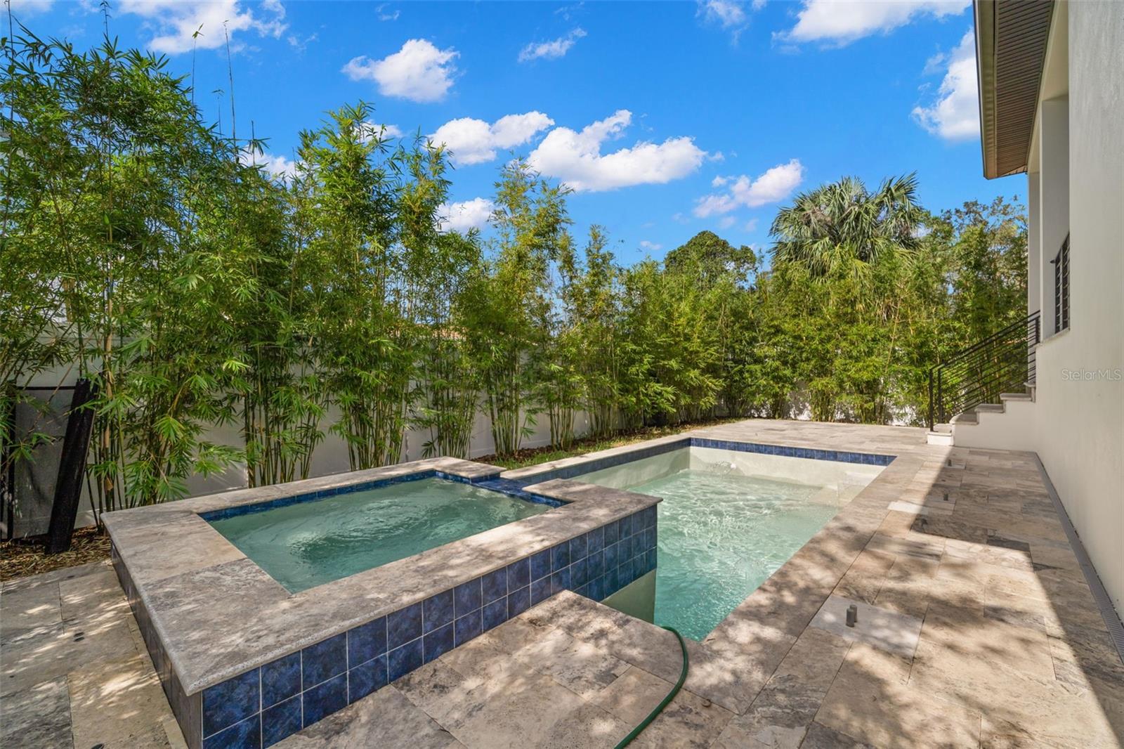 WEST SHORE CREST - Residential