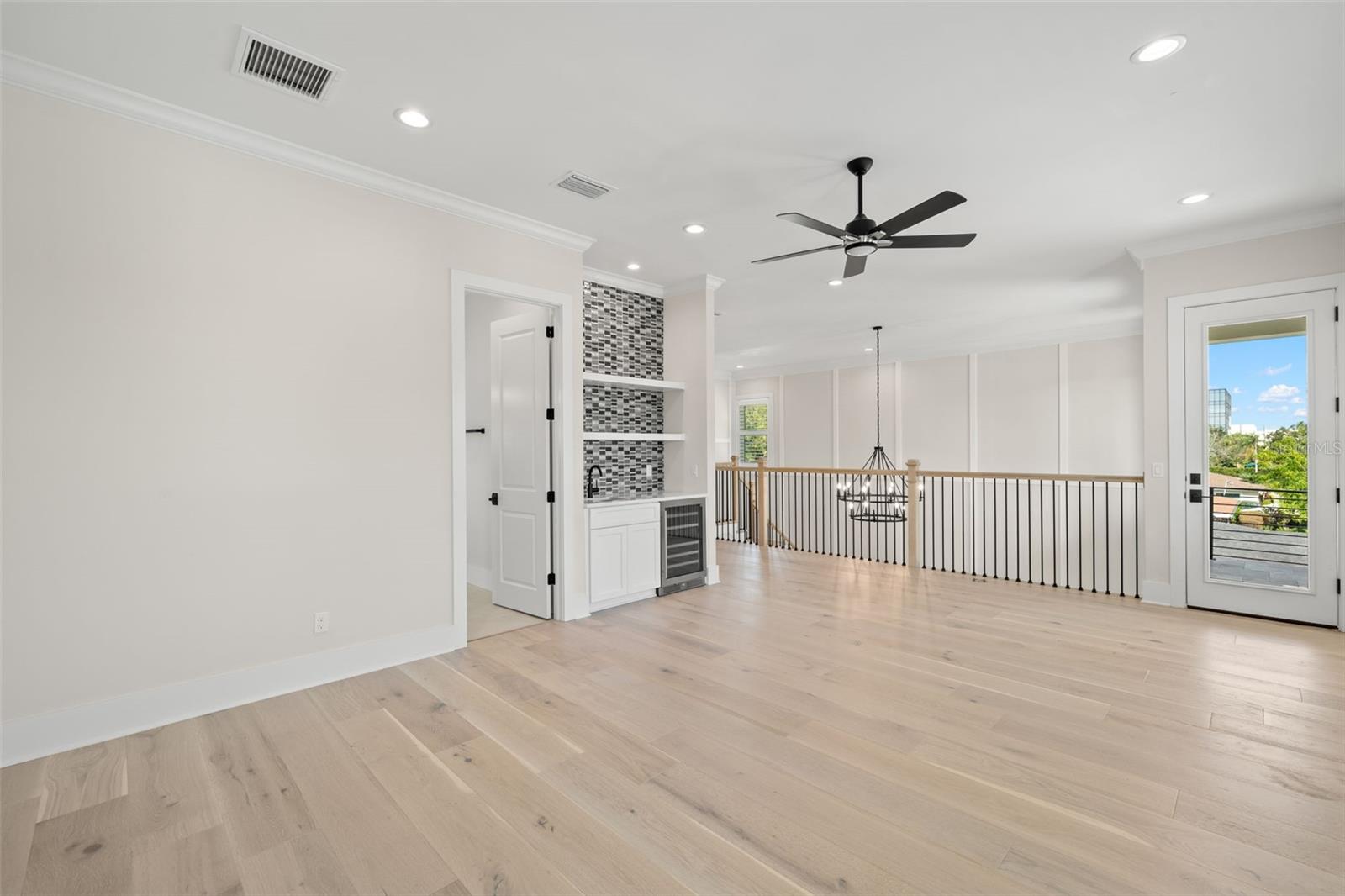 WEST SHORE CREST - Residential