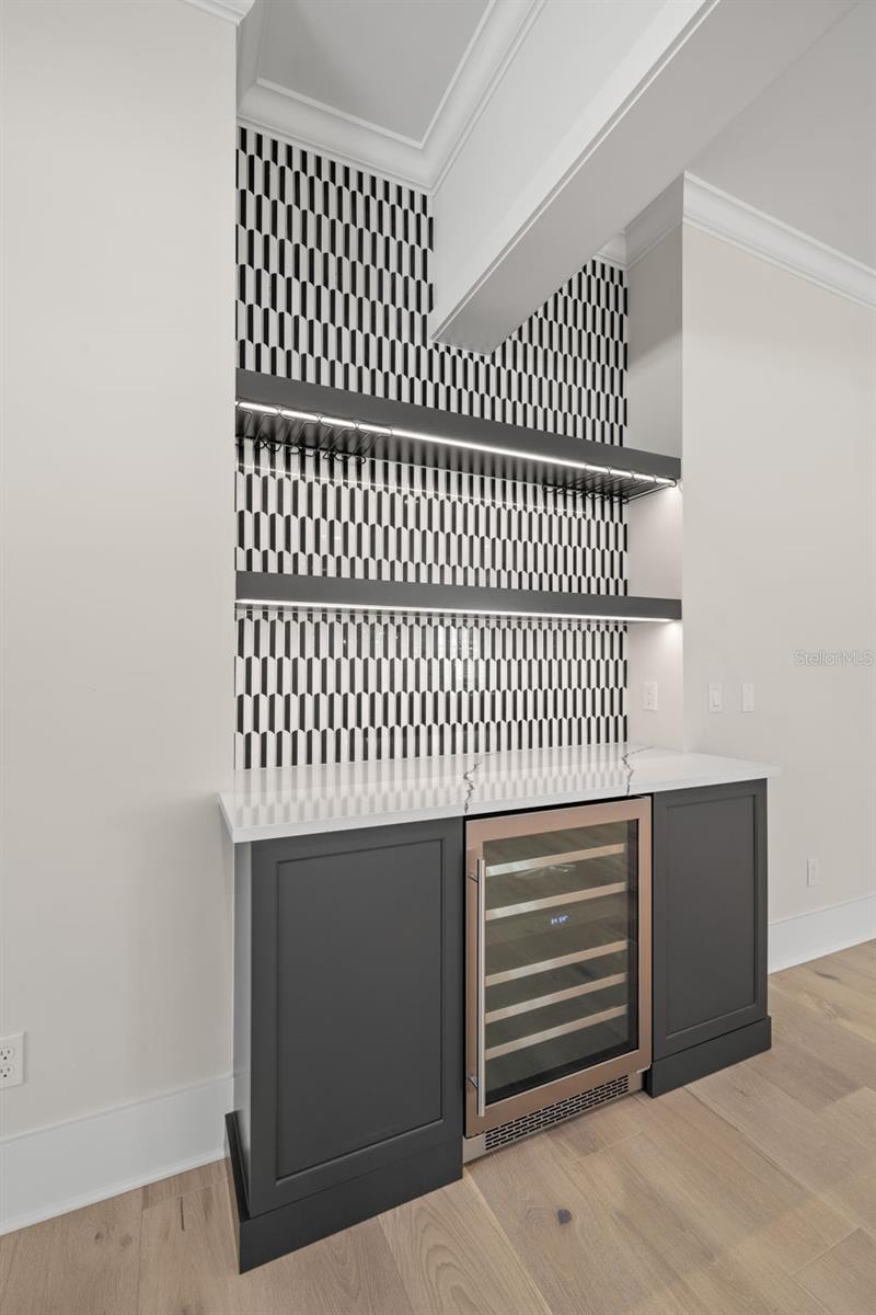 WEST SHORE CREST - Residential