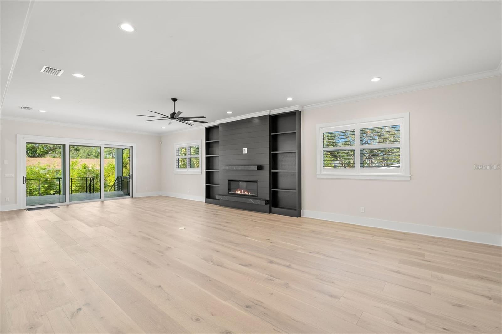 WEST SHORE CREST - Residential