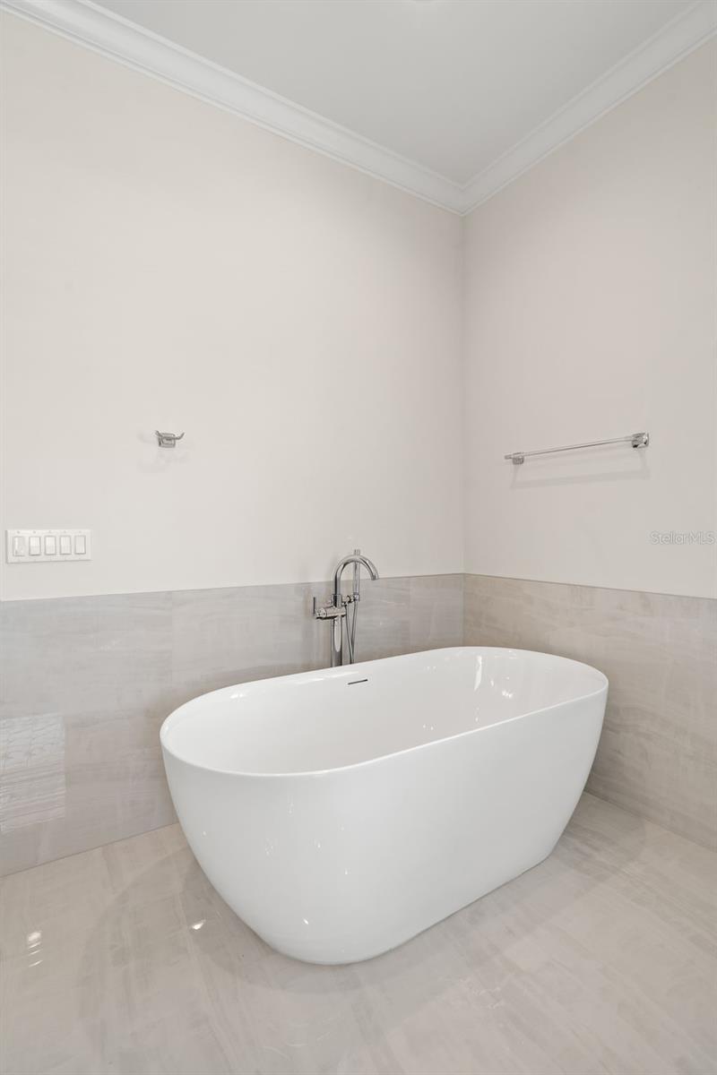 WEST SHORE CREST - Residential