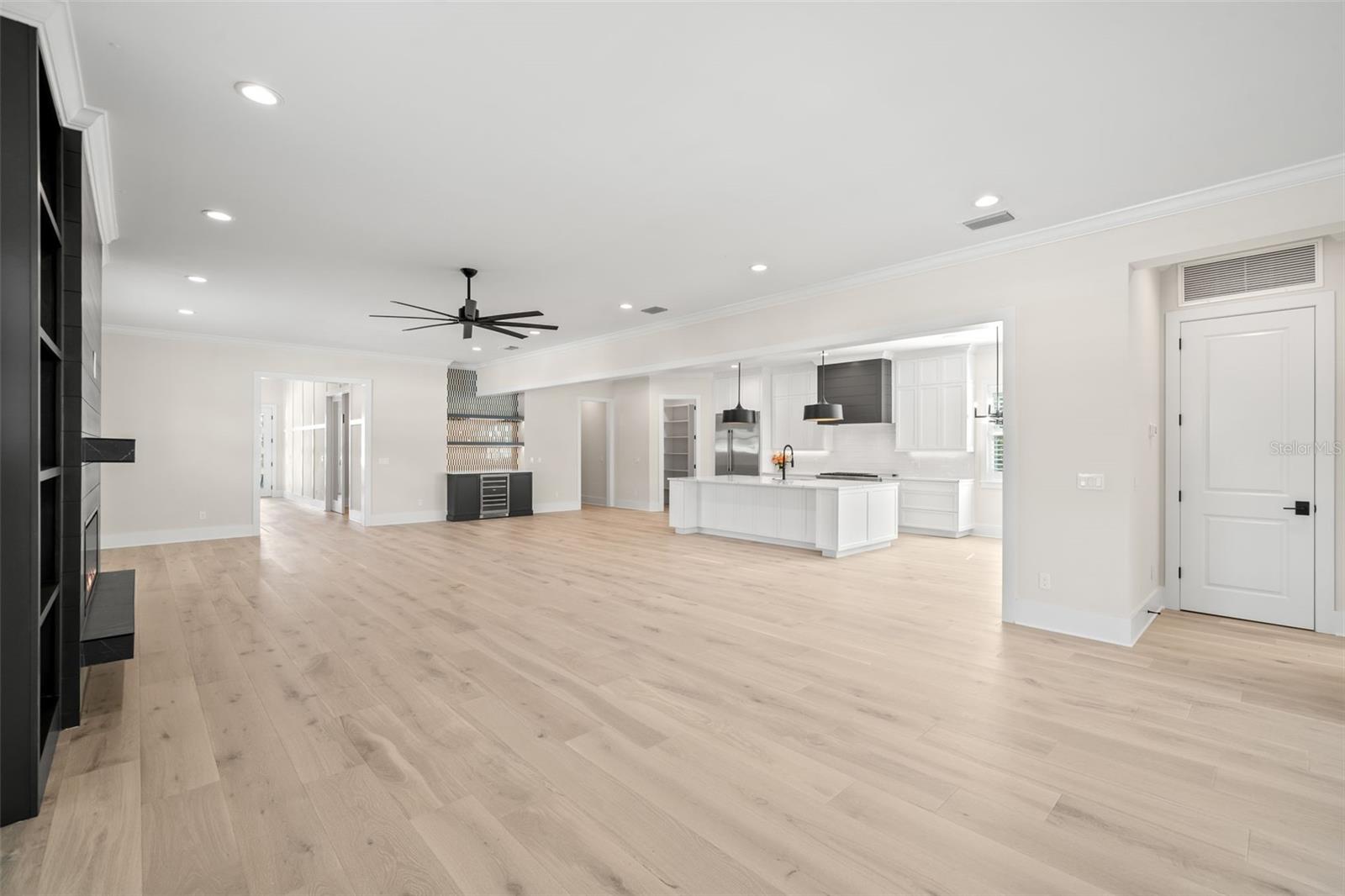 WEST SHORE CREST - Residential