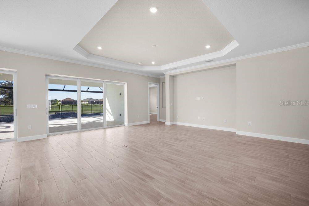 AZARIO ESPLANADE - Residential