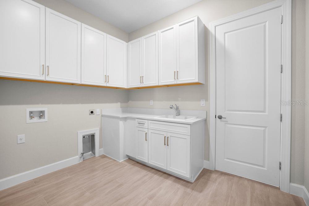 AZARIO ESPLANADE - Residential