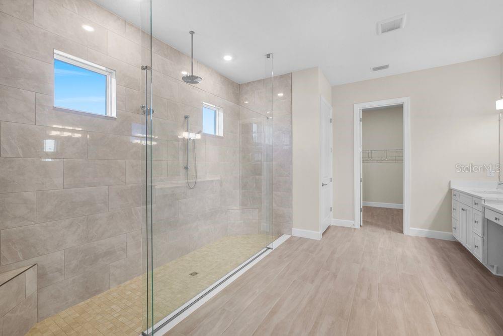 AZARIO ESPLANADE - Residential