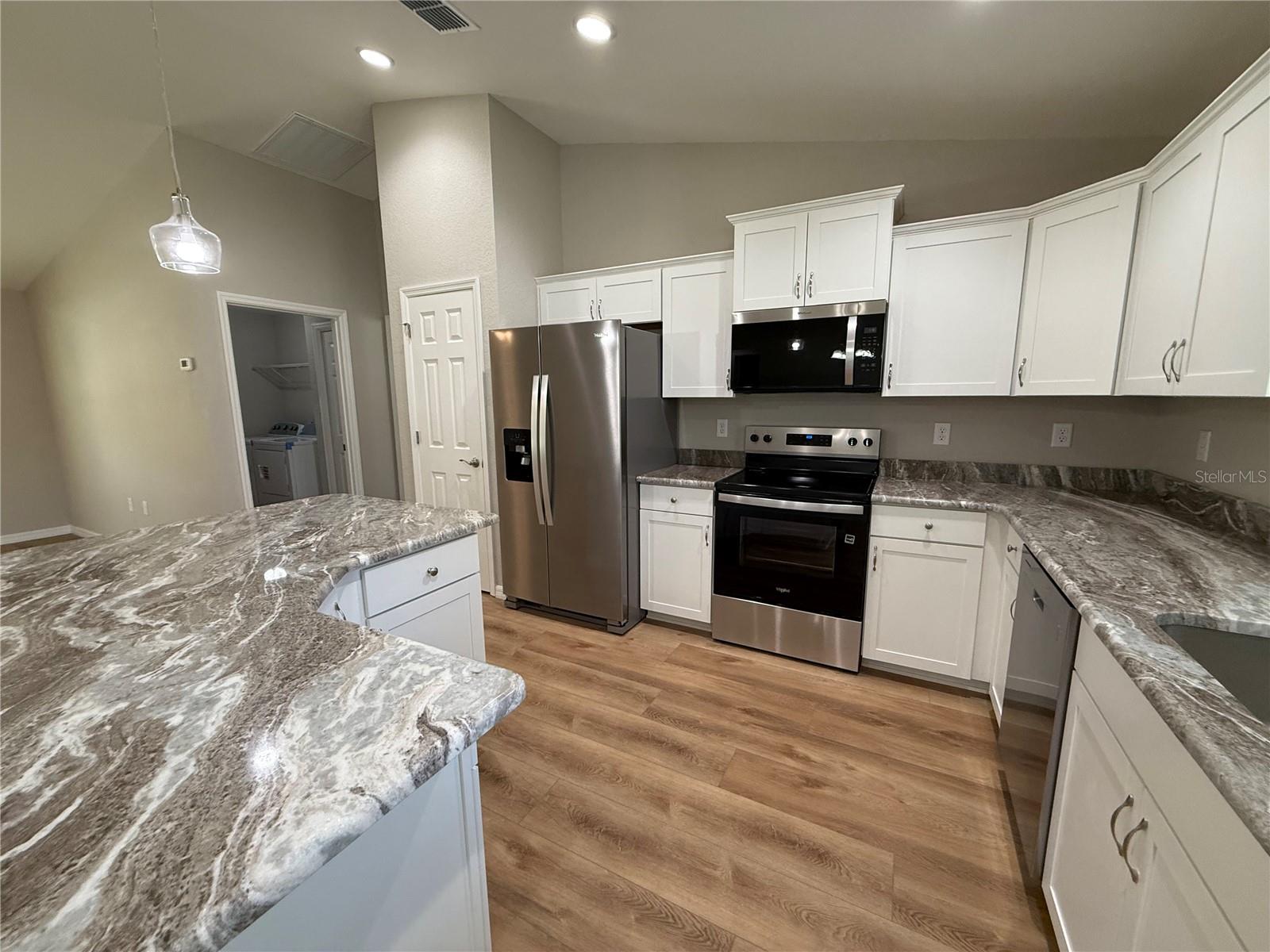 ROLLING RANCH ESTATES - Residential Lease