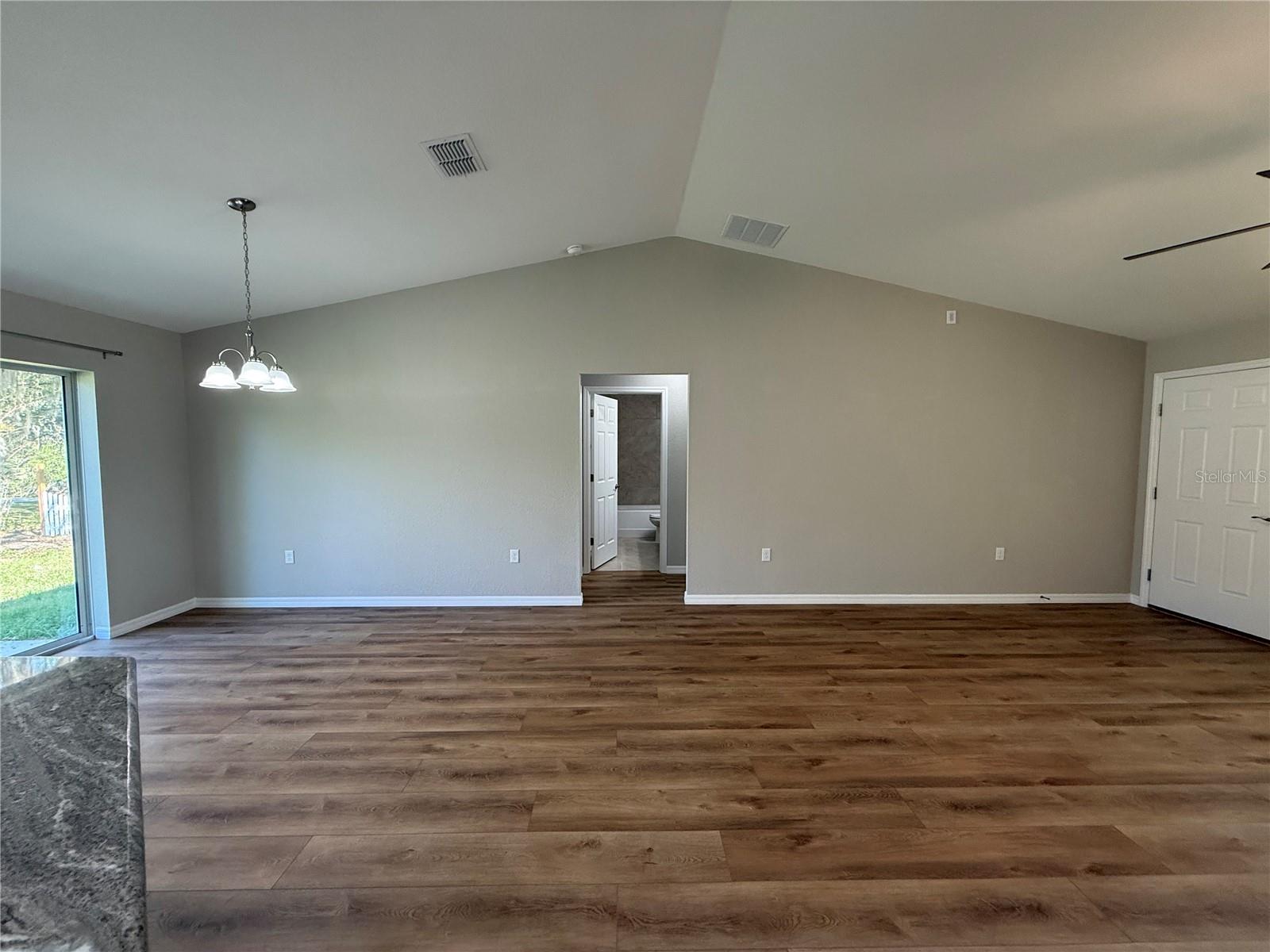 ROLLING RANCH ESTATES - Residential Lease