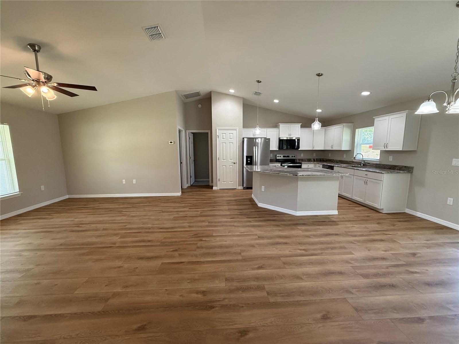 ROLLING RANCH ESTATES - Residential Lease