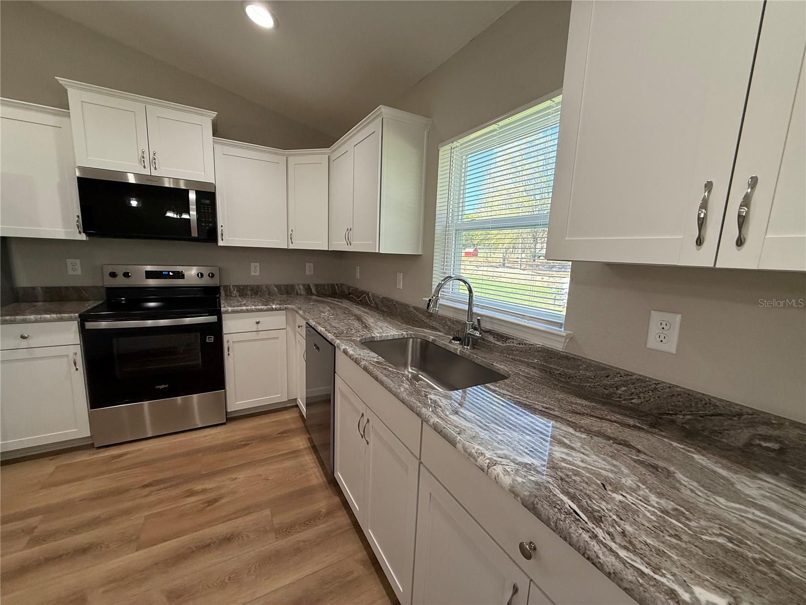 ROLLING RANCH ESTATES - Residential Lease