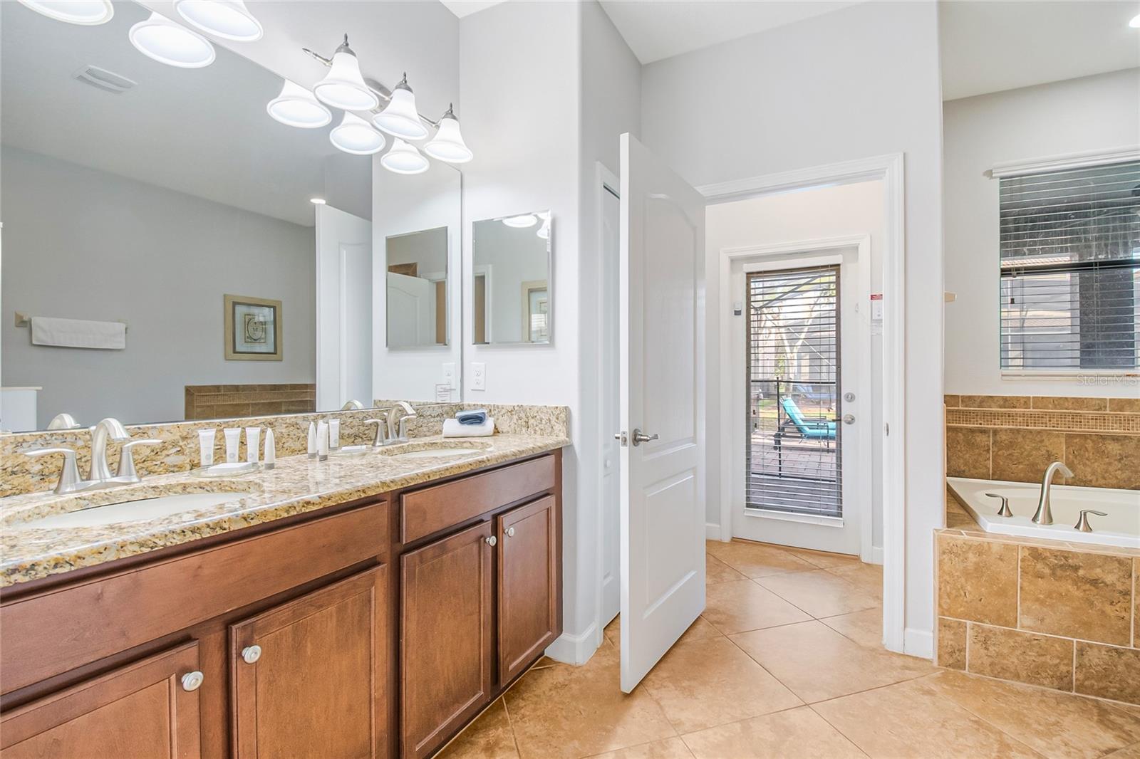 STONEYBROOK SOUTH PH 1 REPLAT OF TRACTS C1 & H1 - Residential