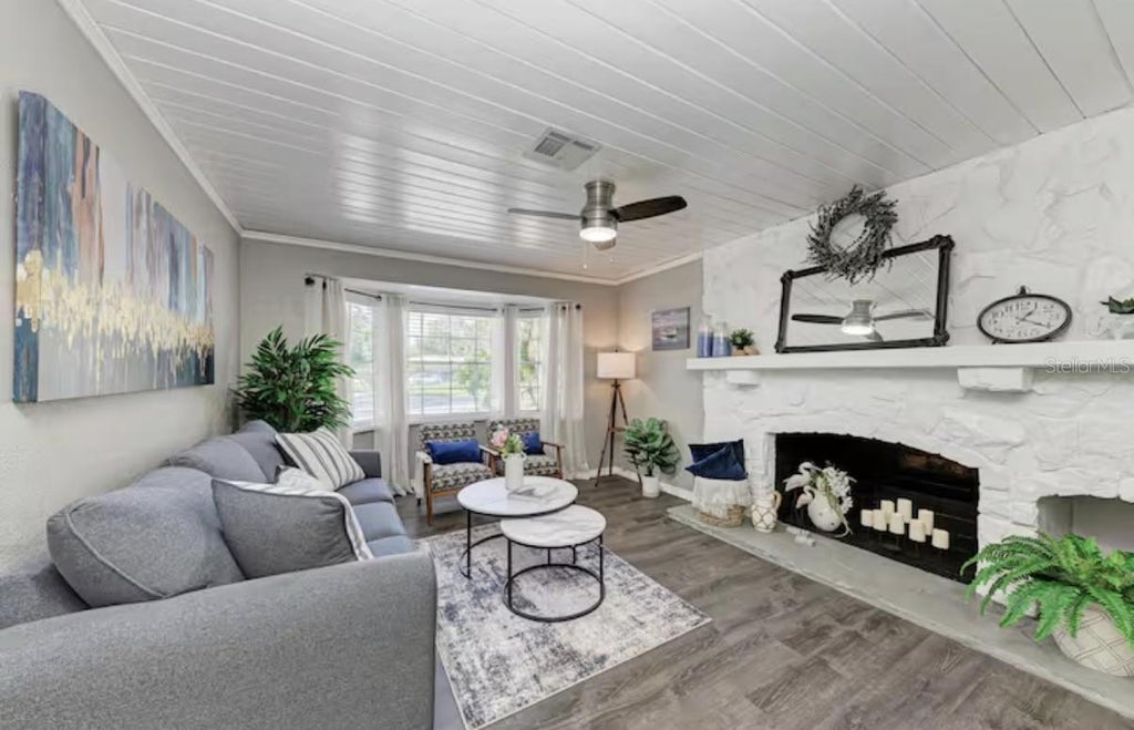 Photo of 2608 Oakwood Drive, Largo, FL 33771 (MLS # TB8562141)
