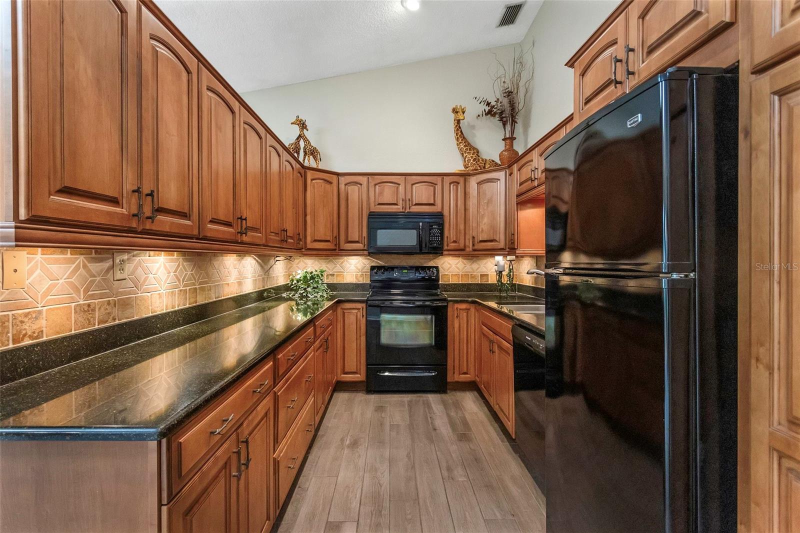 LAKE FOREST CONDO - Residential