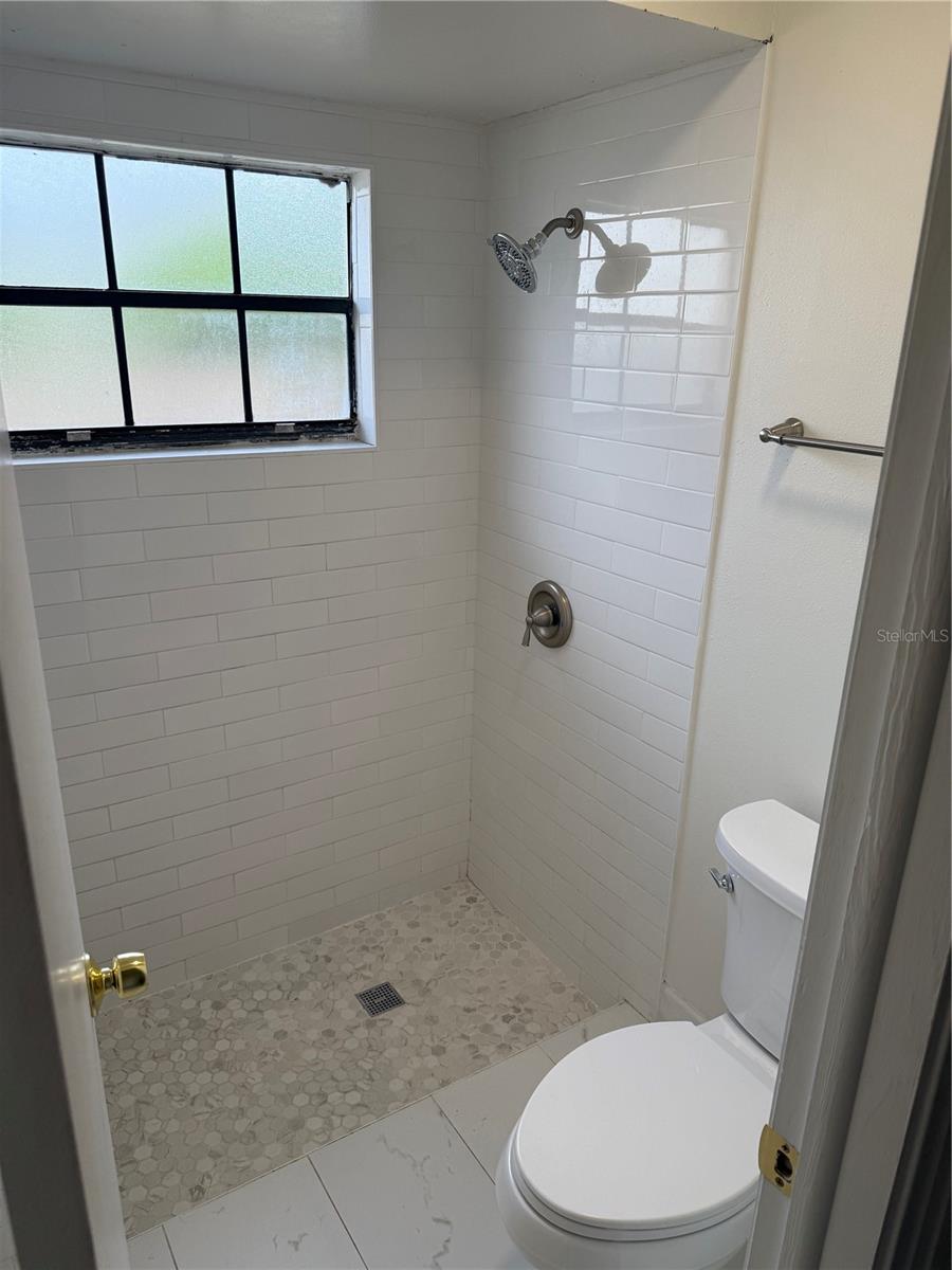 BRANCH TREE - Residential Lease