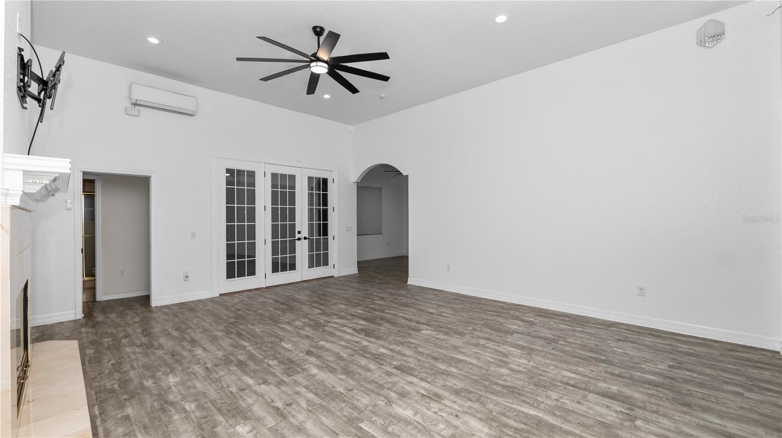 INDIAN WOODS - Residential