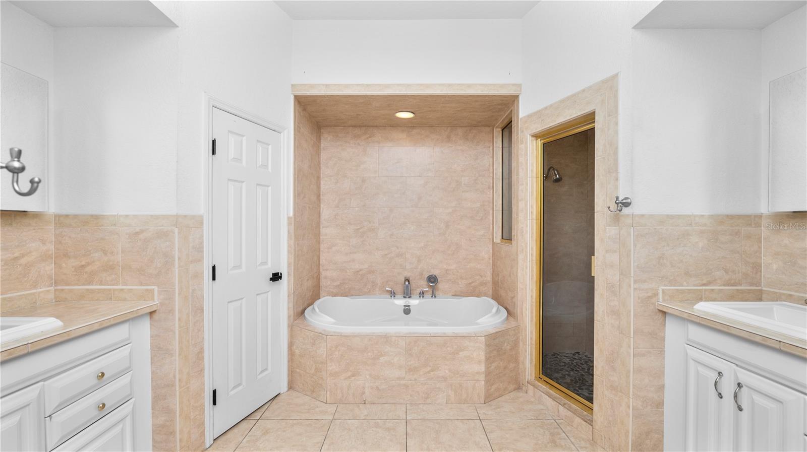 INDIAN WOODS - Residential