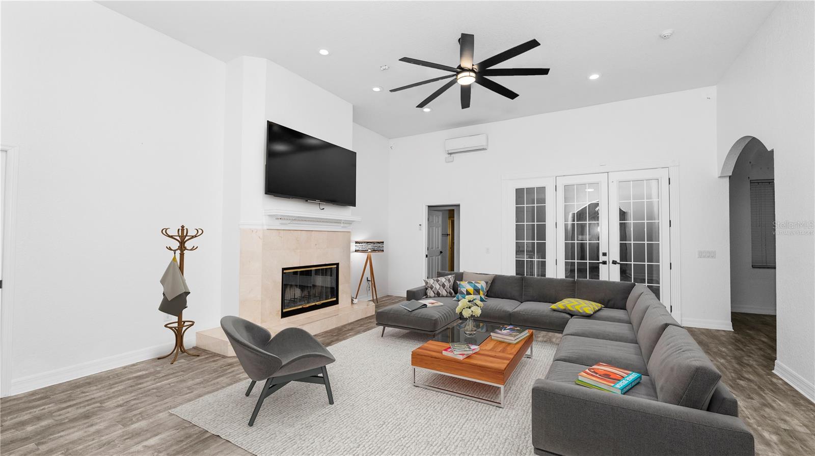 INDIAN WOODS - Residential