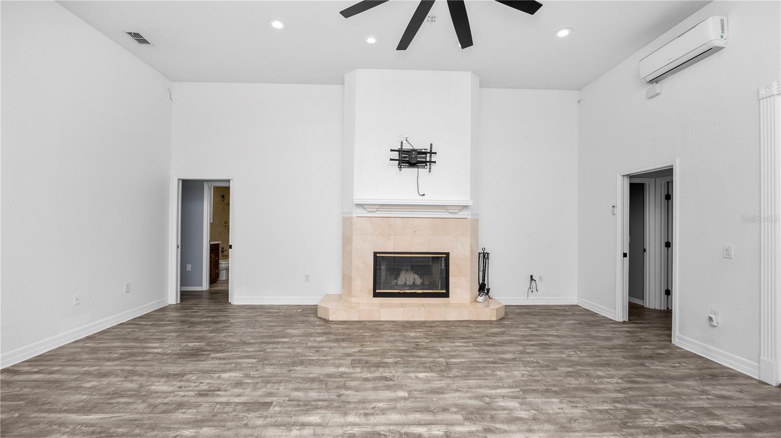 INDIAN WOODS - Residential