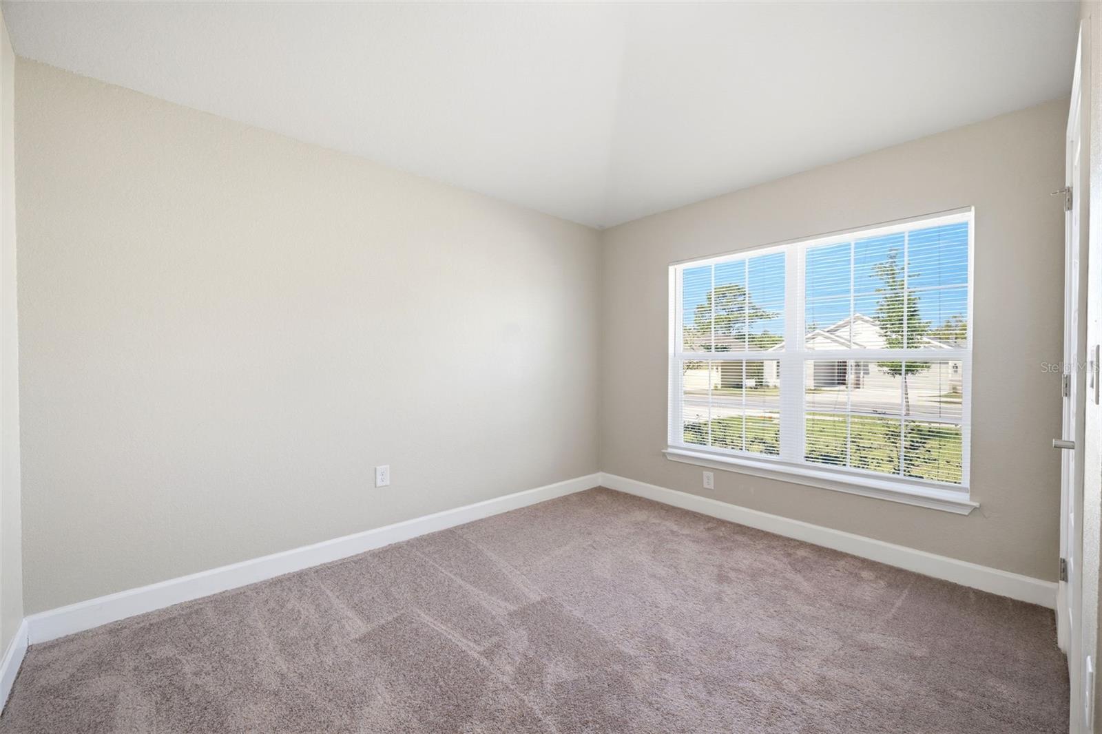 5524 OCEAN BREEZE DRIVE