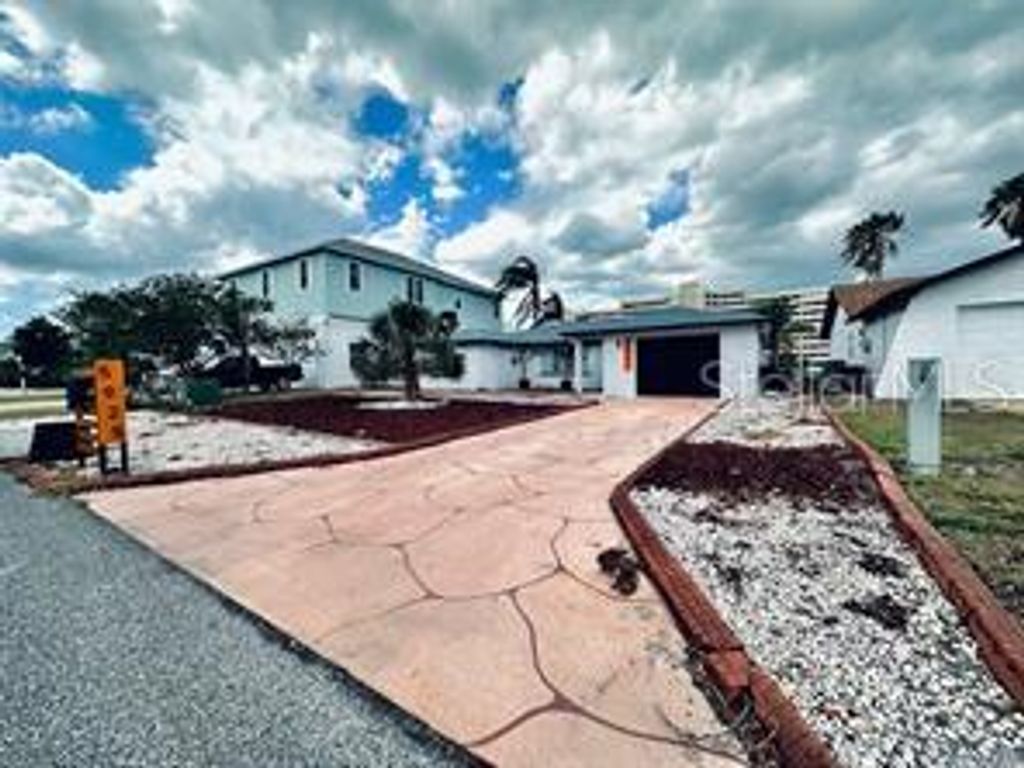 Photo of 5925 Beverly Drive, Hudson, FL 34667 (MLS # TB8477193)